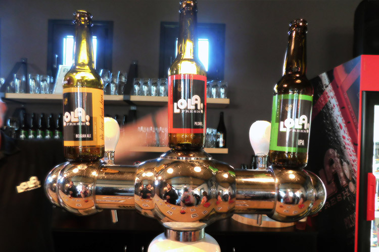 Pineios Brewery presented its new beer Lola IPA!